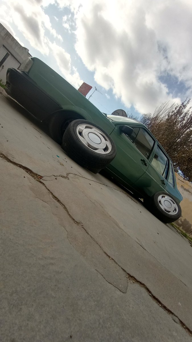 Qiwitoxico's tweet photo. La aceituna fija
#remachadosalpiso #autosalpiso #rozandocarter #patagoniaalpiso #fixa #carrosrebaixados #vw #carat #vwsantanaquadrado #volkslove https://t.co/P7FGHJa477