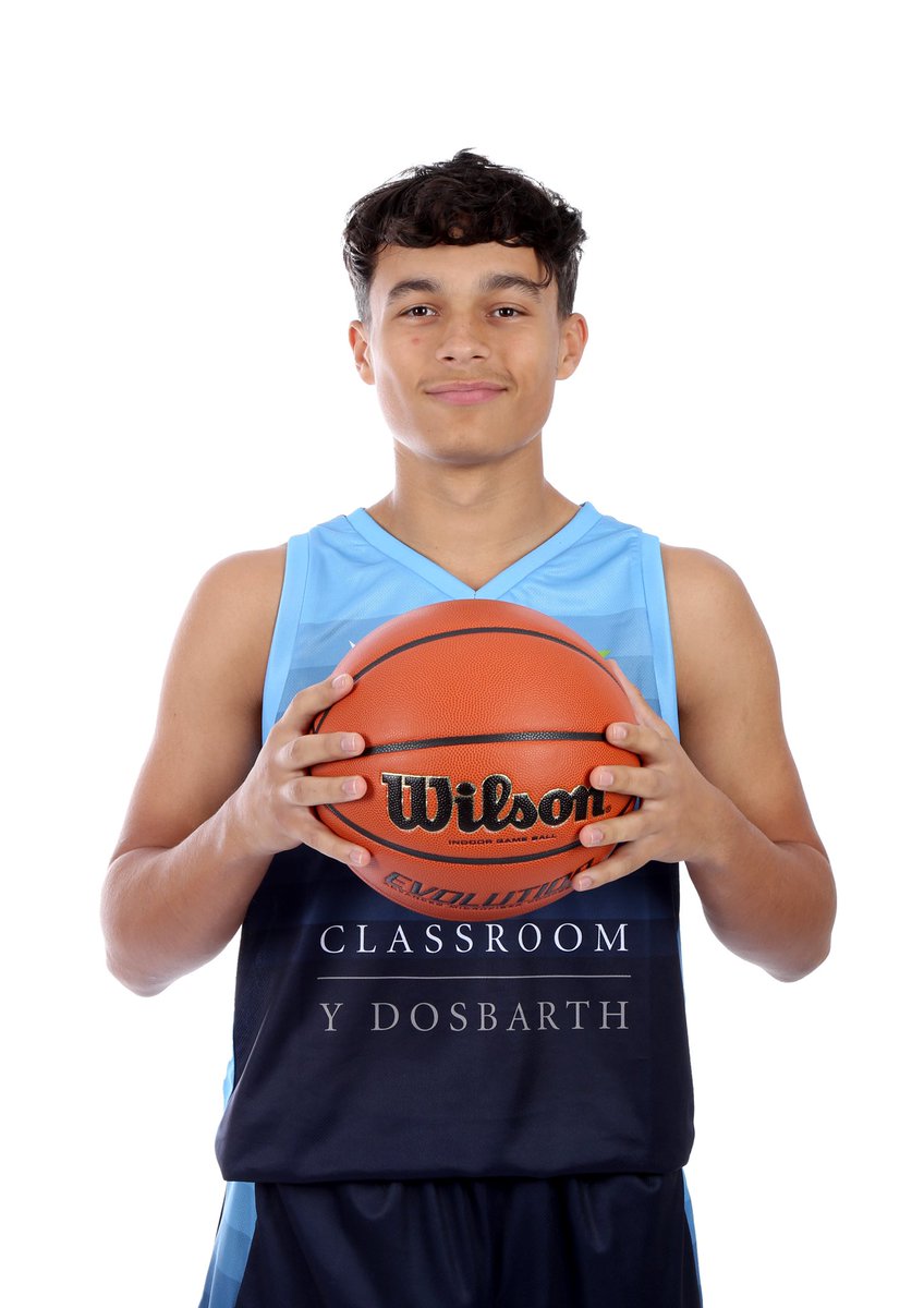 CAVCPhotography's tweet photo. @CAVC BTEC Photography Year 2 and @CAVC_Basketball players worked brilliantly together today at the Arts Academy photography studio #live #project #real #opportunities #photography #basketball #sport #sports #creative #study #learn #theresonlyonedavepoole https://t.co/aSbBBQEfr9