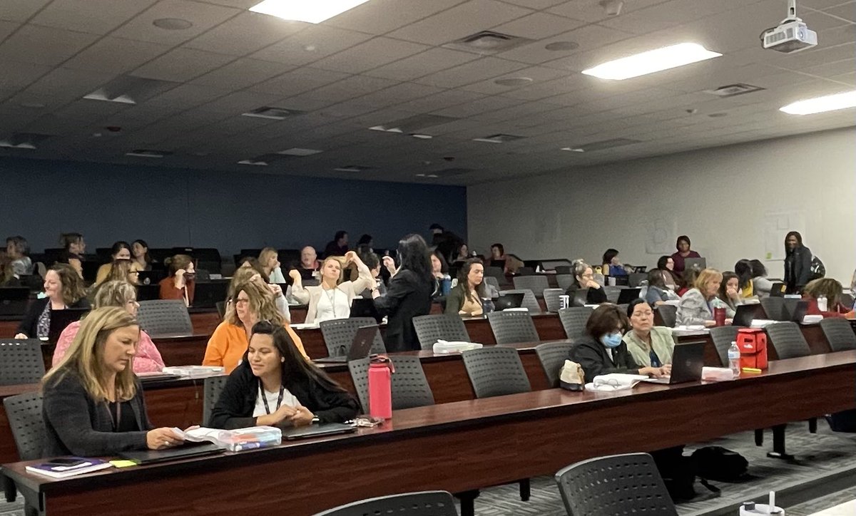 Spending the afternoon with 100 U-46 Teachers learning about reading mini-lessons.  Thank you for your Monday afternoon passion! <a href="/U46TeamED/">Lela Majstorovic</a> <a href="/thomps_michelle/">Michelle Thompson</a> @SarahRabeU46