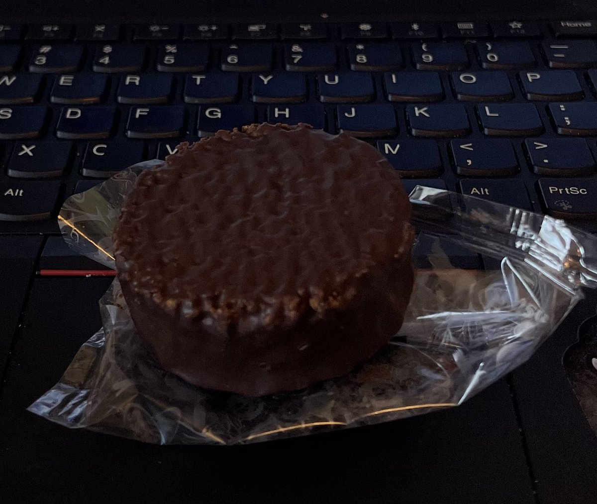 liitlejj72's tweet photo. Hostess, please bring back the old thickness layer of chocolate on the ding dongs (and ho-ho’s). I think someone’s skimping on the chocolate. I used to be able to peel off the hard chocolate layer as I ate my ding dong, now it’s so thin I can see the cake underneath. #hostess https://t.co/DEZmPAyVUD
