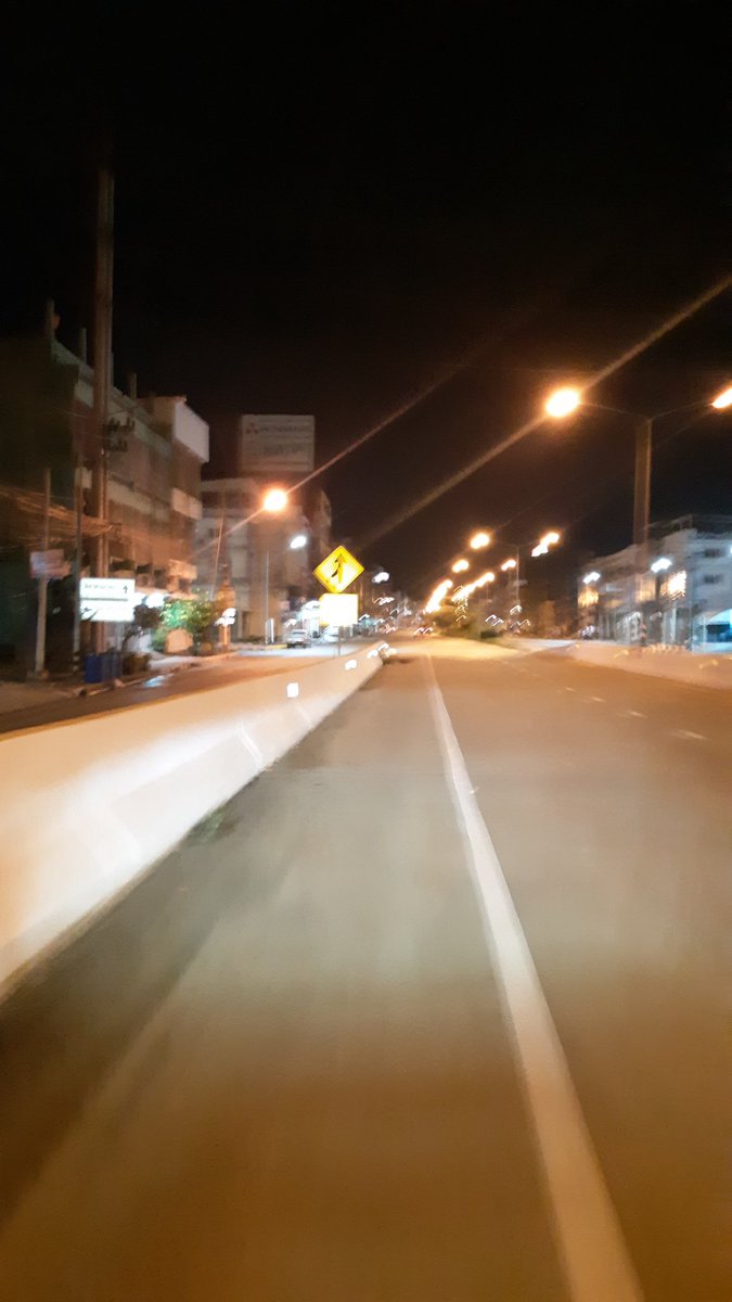 NirnamNa's tweet photo. นอนกันยังคับ #อัมพวา #แม่กลอง https://t.co/6HUfOfOqMD
