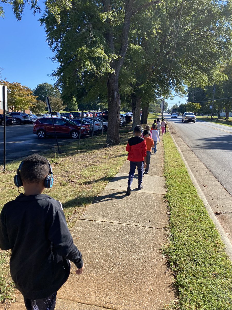 MrU_2ndGrade's tweet photo. We had a fantastic time with our first “Walking Classroom” lesson! Since we’ve been studying ancient civilizations, we decided to listen to a podcast about The Aztecs! @claremont_elem @walkingclassrm #nobeariers https://t.co/jzgzPwxY46