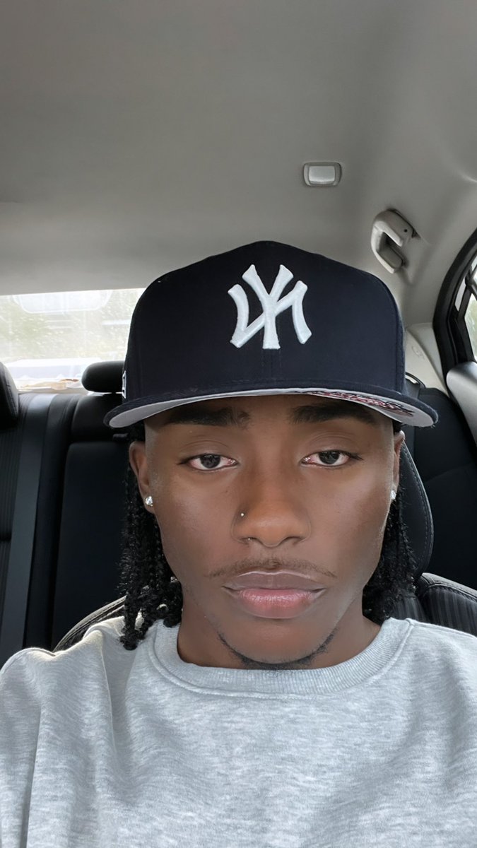 Carterjaii's tweet photo. Me > https://t.co/9Hd1WRw0E3