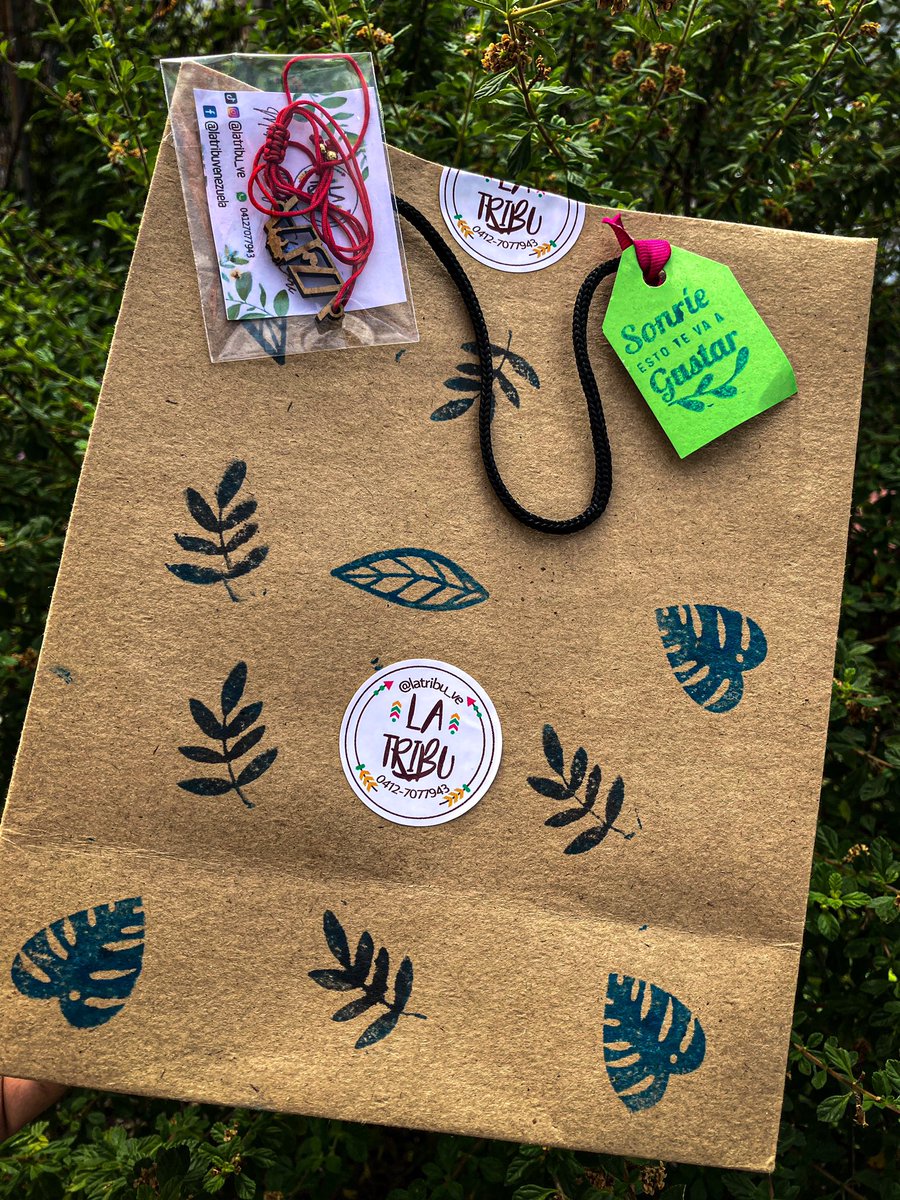 latribu_v's tweet photo. Así de Relindo entregamos nuestros productos 🤘🏽✨ . 

✨Packaging 10/10 
✨Bolsitas reutilizables ♻️
✨Regalito por compras 🛍 

#Venezuela #makeup #makeupvenezuela #caracas #laguaira #skincare #body #cuidadofacial #regalo #maquillaje #maquillajevenezuela #tiendaonline https://t.co/tsK4WMDoh8
