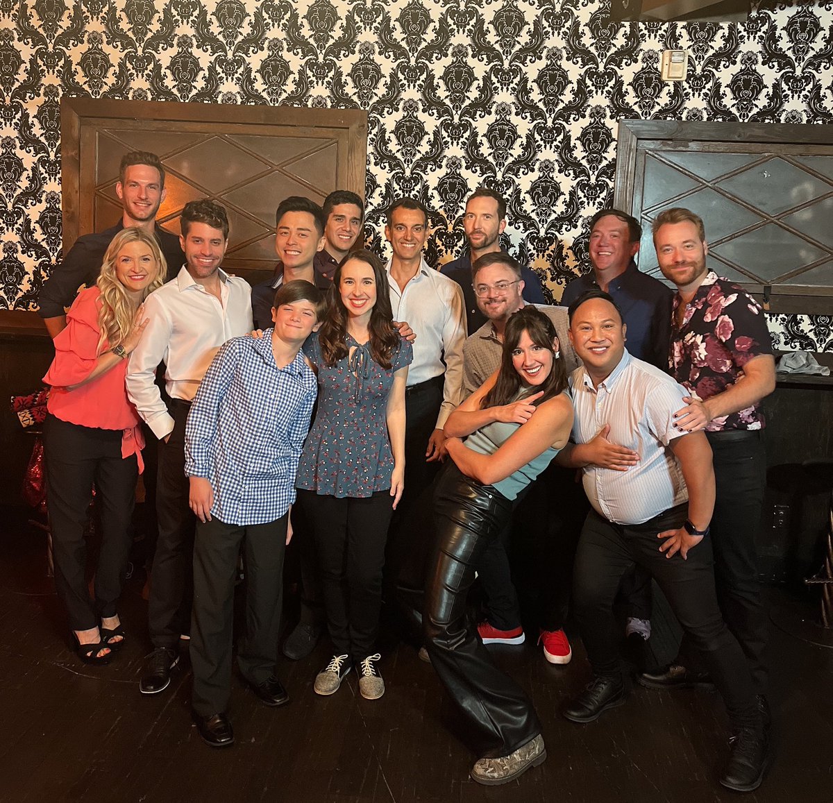JustineHuxley's tweet photo. I ❤️ these Miscasts!! To get to be totally ridiculous onstage with these hilarious folks is one of my greatest joys!! 🥰 Thank you to everyone who came out to our sold out show last night!! All proceeds to Project Angelfood. #miscast #miscastla https://t.co/4q1KTHZRHt