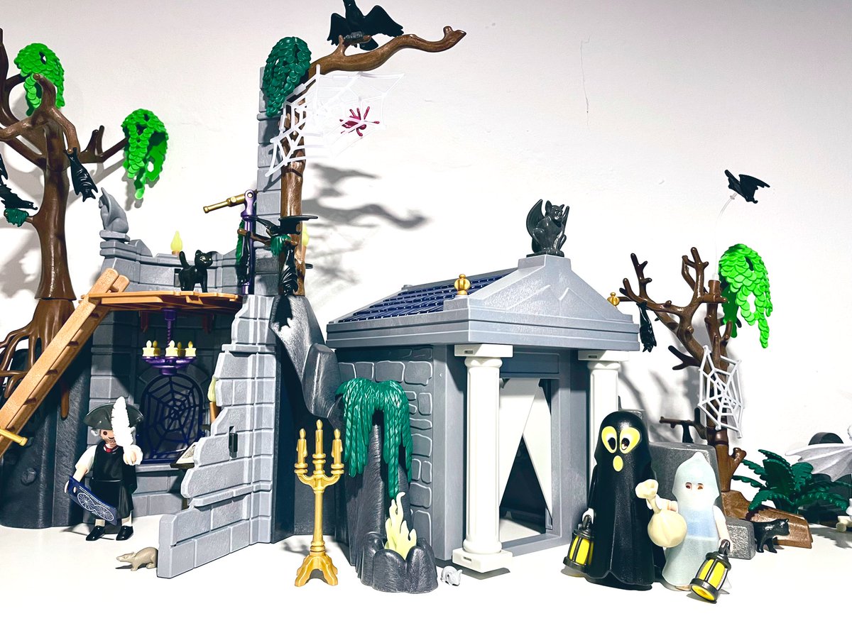 playmoplay's tweet photo. 🕷️
#Playmoween is coming / @playmobil.
_

#diorama #playmobil #roca #ramas #arboles #Halloween #murciélagos #arañas #fantasmas #esqueletos #playmoplay
_
Referencias del producto: 70807, 70362. https://t.co/vCF0RbMp8z