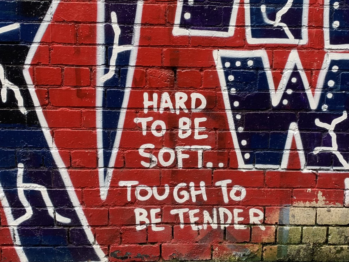 graffiterati's tweet photo. Some #tuesday #advice #toughtobetender #hardtobesoft #tough #tender #hard #soft #fitzroy #graffiti #slogangraffiti @graffiterati @sevenbreaths https://t.co/ITyxQMxBG4