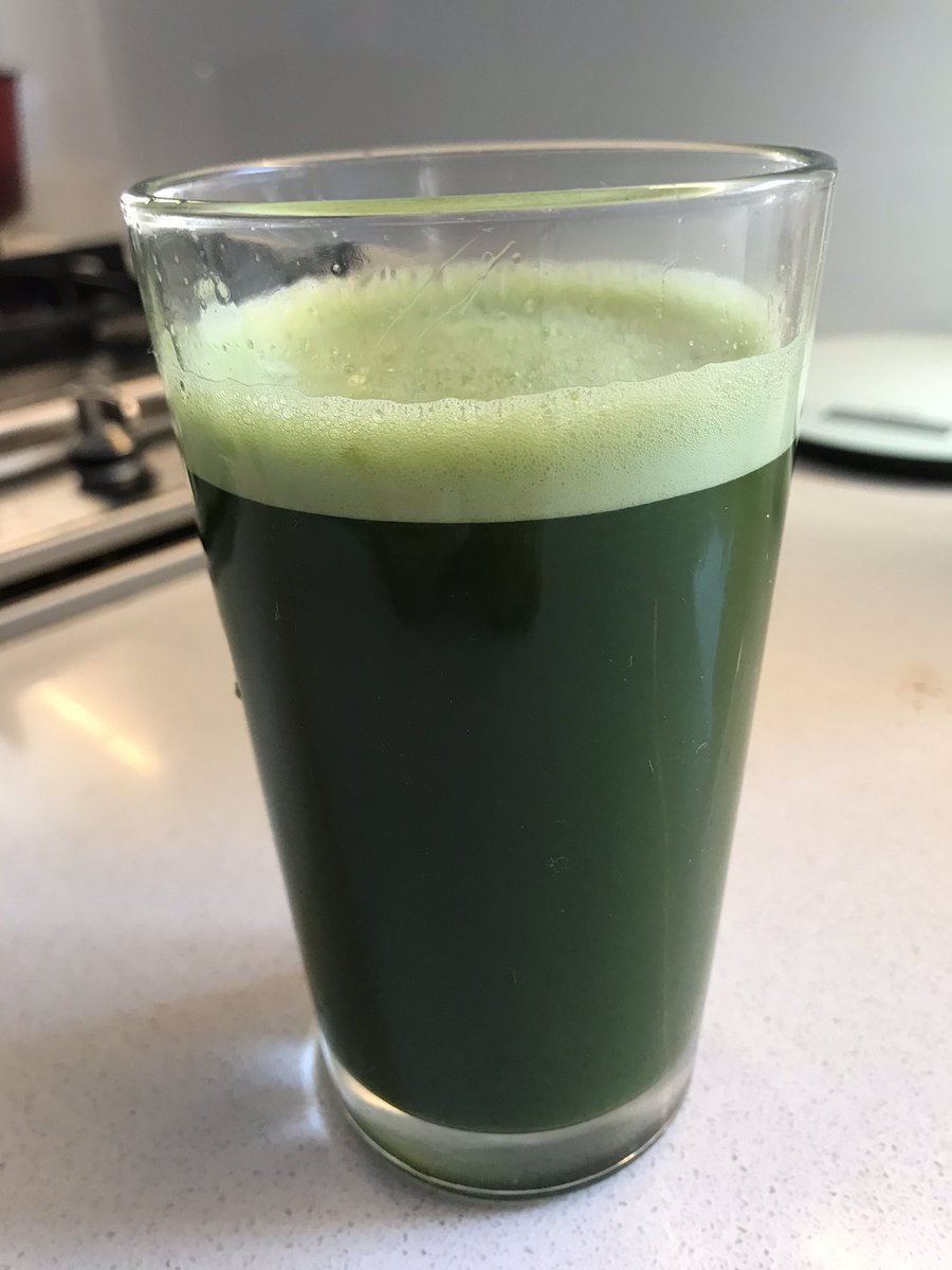 stoxinabox's tweet photo. 🌱 Celery juice is best first thing in the morning on an empty stomach says @MedicalMedium 
👇

✅ Alkalising
✅ Immunity boosting
✅ Folate 
✅ Magnesium 
✅ Potassium
✅ Sodium 

Assists with 👇
✅ Inflammation 
✅ High Cholesterol 

#celeryjuice #vegan #dairyfree #StoxinaBox https://t.co/JCWtPHdnds