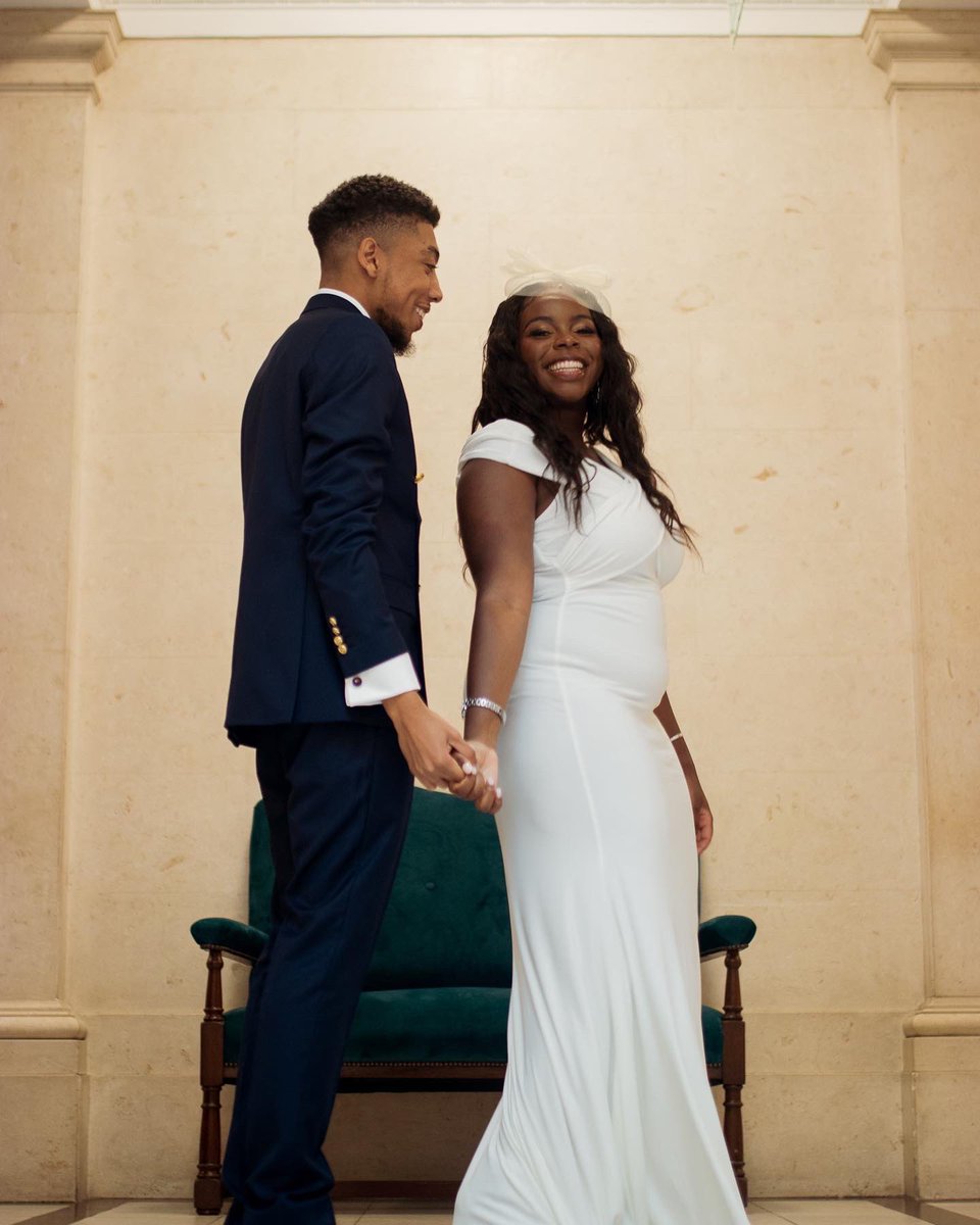 HayleyMulenda's tweet image. Mr &amp;amp; Mrs Record 💍♥️

So excited to be doing life with my best friend😭

1/3 done - traditional &amp;amp; white wedding loading 👀🥂

#WatchThisSpace 
📸 - @capturedbyjoy