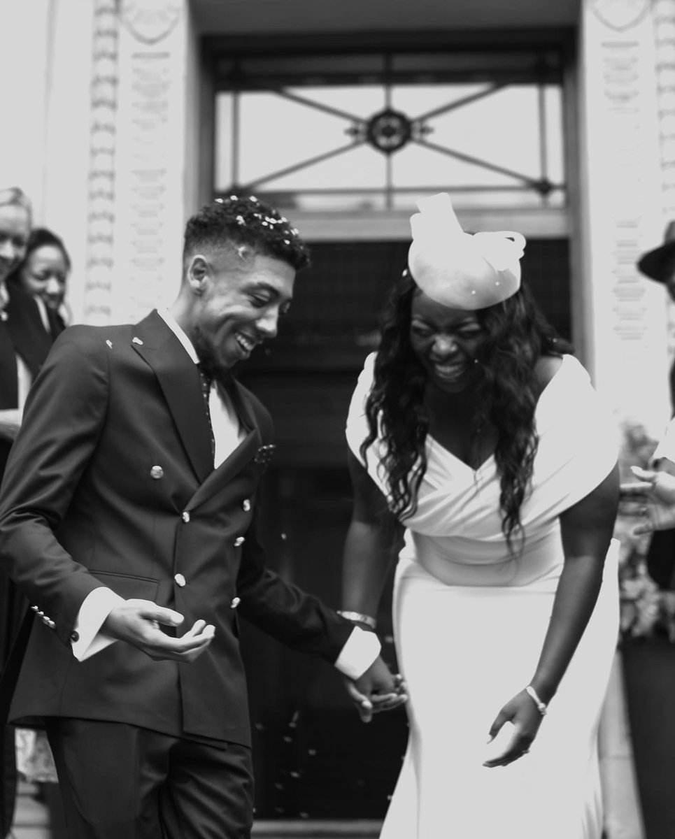 HayleyMulenda's tweet image. Mr &amp;amp; Mrs Record 💍♥️

So excited to be doing life with my best friend😭

1/3 done - traditional &amp;amp; white wedding loading 👀🥂

#WatchThisSpace 
📸 - @capturedbyjoy