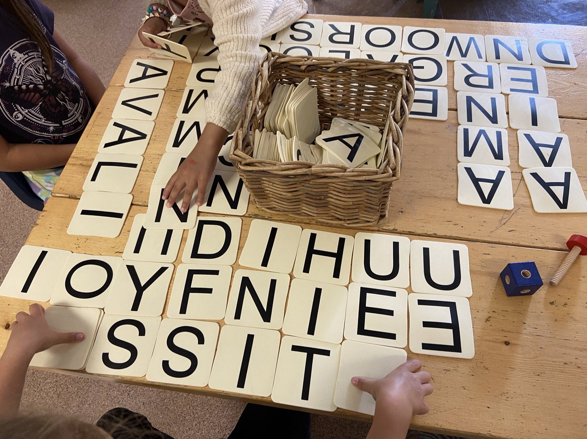 “We are playing a game. It’s called What Did I Spell?” “Ya, and you have to guess. And you only get one guess. And then you try again.” #sd37