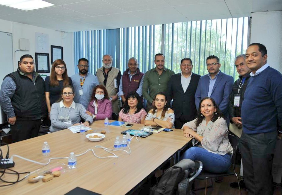 INEAmx's tweet photo. Durante la reunión con el  @INEEJAD_OFICIAL se analizó el avance en el cumplimiento de metas  y se realizó una proyección para el cierre de año. 
#JuntosEsMásFácil 🤝 https://t.co/u5BfIwz6bg