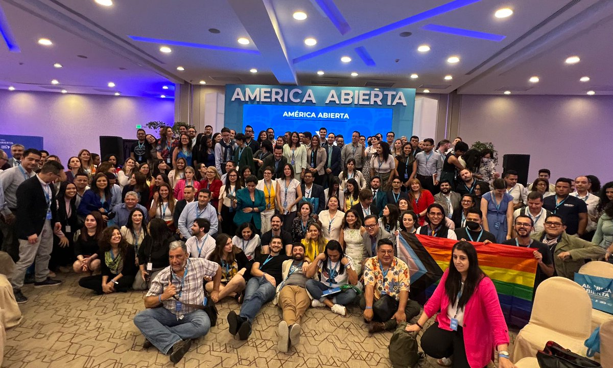ABRELATAM's tweet photo. #AméricaAbierta I Agradecemos a cada participante por venir a compartir y construir nuevos ideales para la región.
Gracias al gran equipo de personas facilitadoras que guió todas estas conversaciones.
¡Nos vemos mañana! https://t.co/JDDTsBmHQR