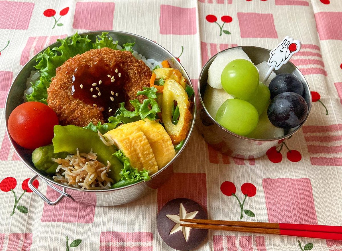 おはようございます☀️
#メンチカツ弁当
今日は休みなので寝る気万太郎😪.。o○
みんな今日も元気に行ってらっしゃい🤗
#お弁当 #お弁当記録 #お弁当作り楽しもう部 #twitter家庭料理部 #メンチカツ #mincedmeatcutlet #シーガル弁当 #ステンレス弁当箱 #濱文様 #風呂敷が好き