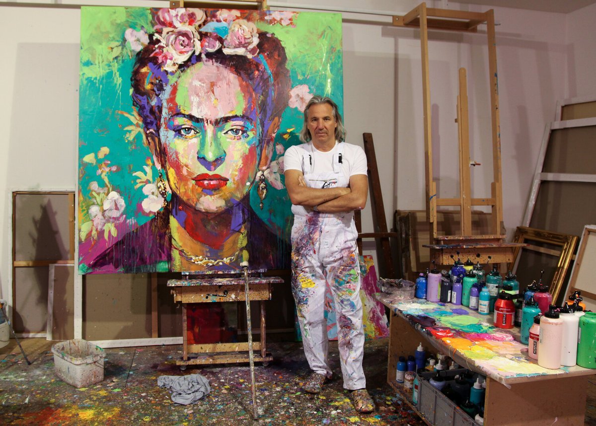 ArtiesLtd's tweet photo. Voka's realistic style of painting with its intensely colorful and vibrant subject matter reflects today's life in its entirety from the hustle of both cities to the calmness of leisure time and every day life. The artist is able to create positive emotions through his art. https://t.co/M3p07zSykp