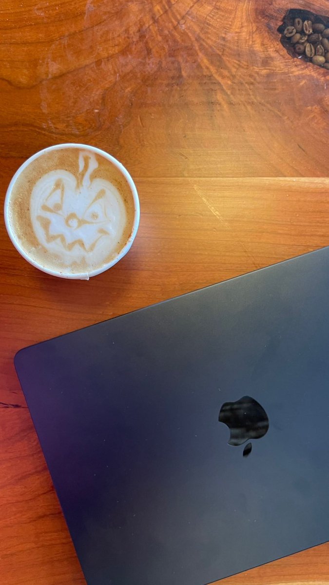 ugcbysharon's tweet photo. 🪑☕💭📷 #UGCcreator https://t.co/rDOJgtRUZn