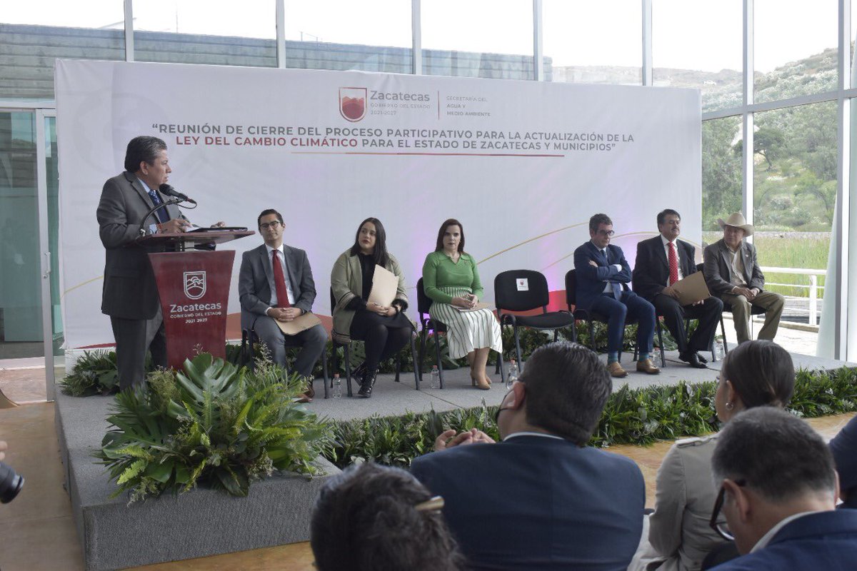 SAMA_Zac's tweet photo. El Gobernador @DavidMonrealA y la titular @susirodriguezm presentaron la propuesta de modificación de la Ley de Cambio Climático para el Estado de Zacatecas, ejercicio realizado con @PoleaAC lo que pone a Zacatecas a la vanguardia mundial en políticas de cambio climático 🌍 https://t.co/IVd8qFAm2H