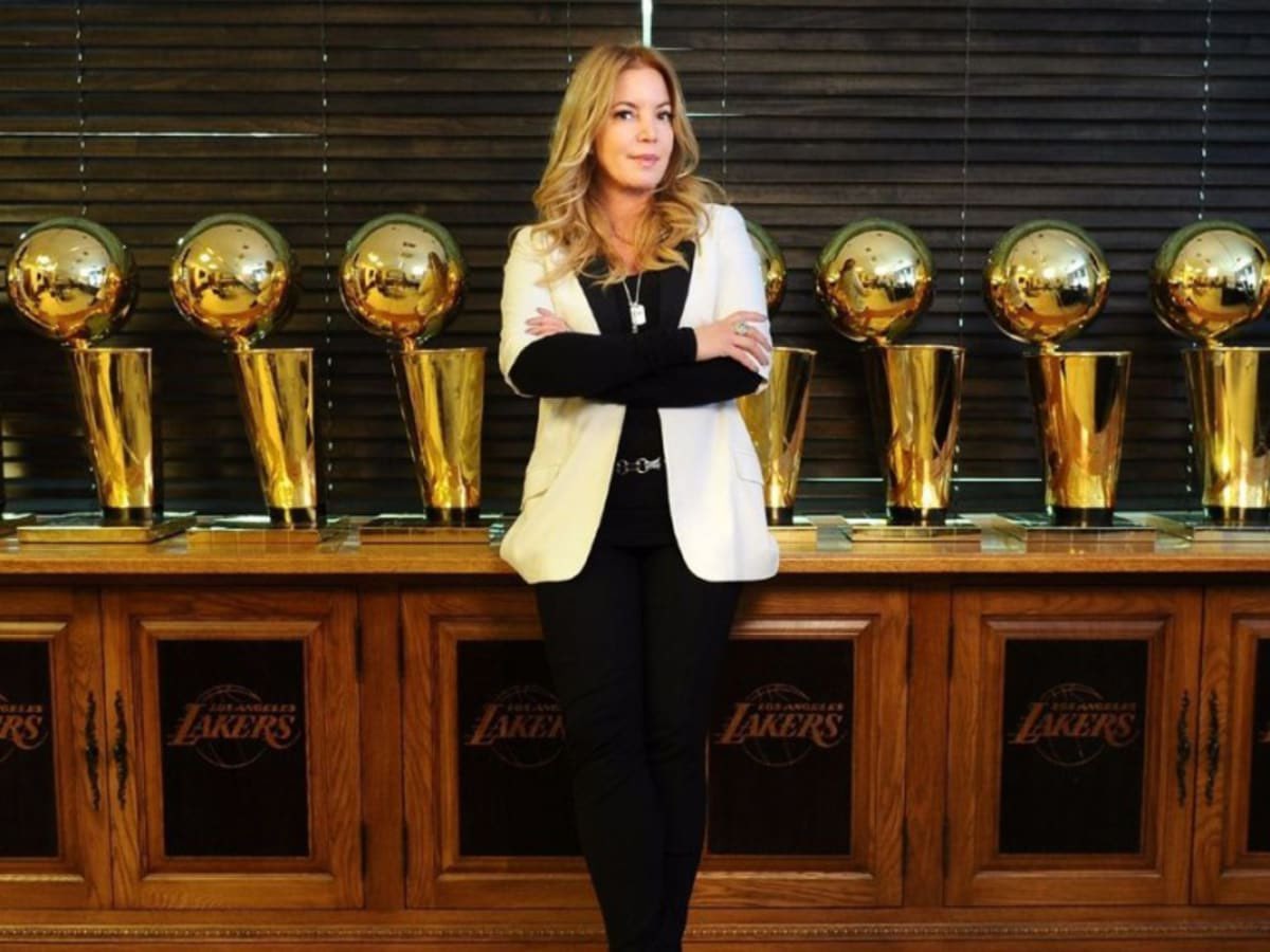 HAPPY BIRTHDAY JEANIE BUSS 