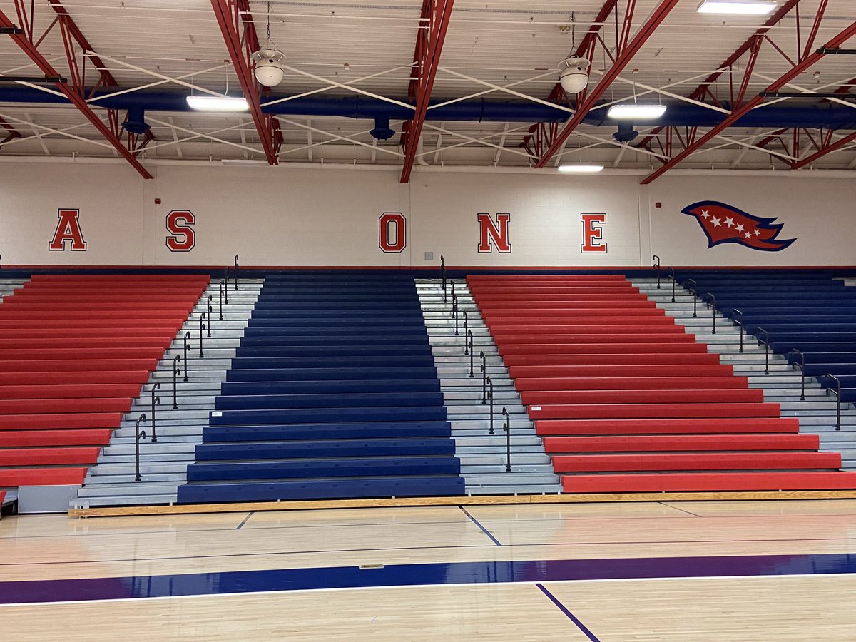 MrsWarrenPHS's tweet photo. @PHSRedNation Mural in Gym is done. We had over 30 volunteers work on this project and the results are Amazing!!! Could not be more grateful or thankful for everyone’s support! https://t.co/2XVv66mu6J