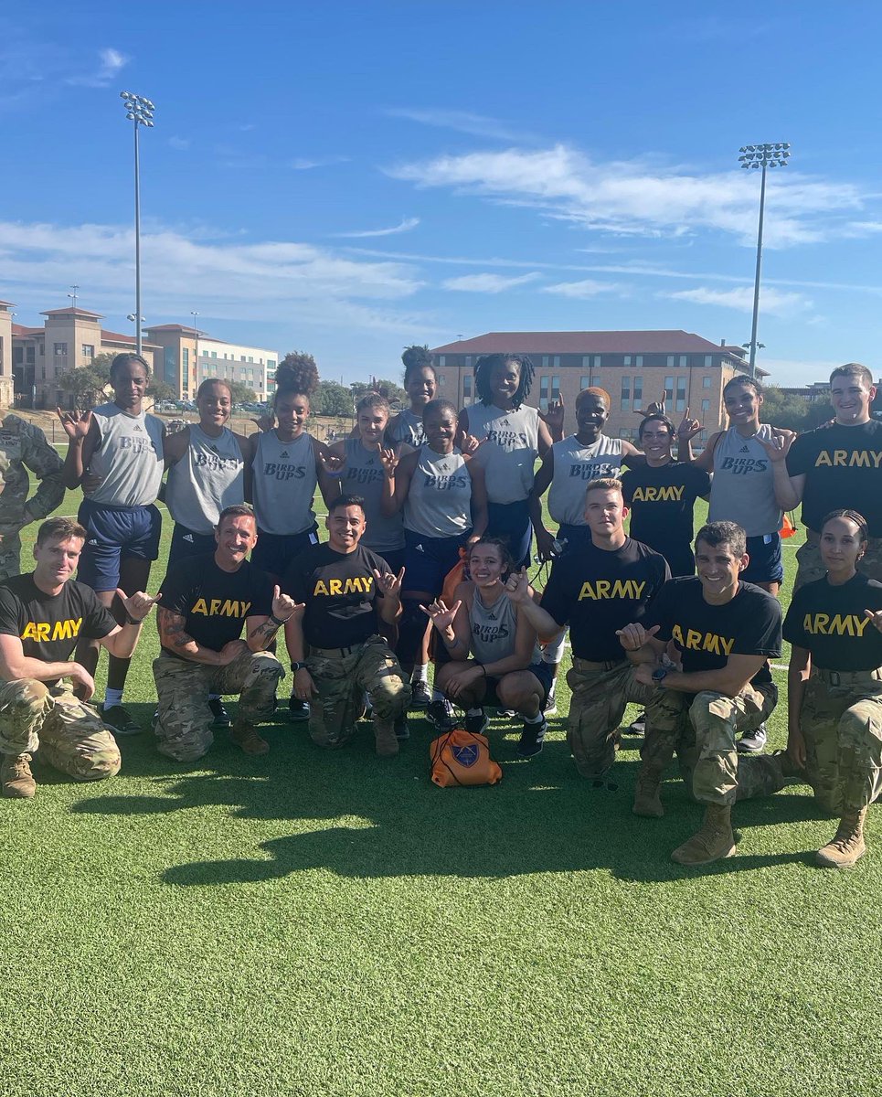 CoachKarenA's tweet photo. Thank you to the @ARMY_ROTC_UTSA for putting us through the first day of Rowdy Week! Ur the best! #rowdyweek #ownit #LetsGo210 https://t.co/KfbIPYog0W