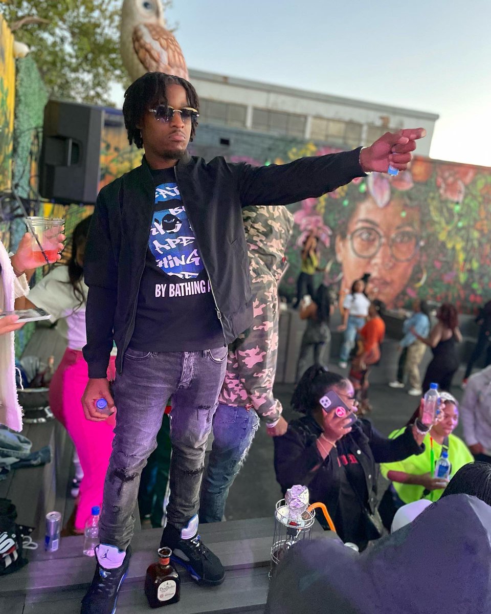 _24kamo's tweet photo. when they first had turnt they back on me feel like my heart was gone❤️‍🩹 ran them racks up dawg after awhile i feel better alone 🏃🏾🆙🟣 #almost23✨ https://t.co/f89x9LVwX1