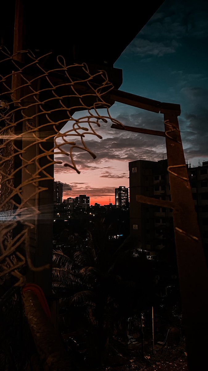 indrajitsanjay's tweet photo. Chasing sunsets 🌇 #shotoniphone #sunset #sunsetphotography #PhotoOfTheDay https://t.co/L3iM3tSM9p