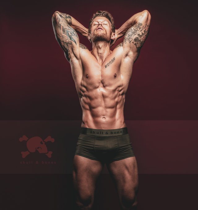 The Magnificent @mainzzer by @PaulJamnicky 
.
@hotd_goodm @SpectacularBody @HotGuyZone @ModelsMuscle