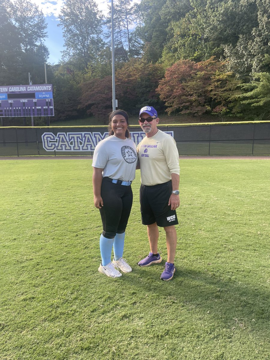 Kendra99Walker's tweet photo. I had a amazing experience at the @CatamountSB camp! Thank you coach @Clift_coach and coach @Mads_Arm2Strong  for having me!
@FLBombersGold16 @DTDSoftball https://t.co/snlu6EK4kb