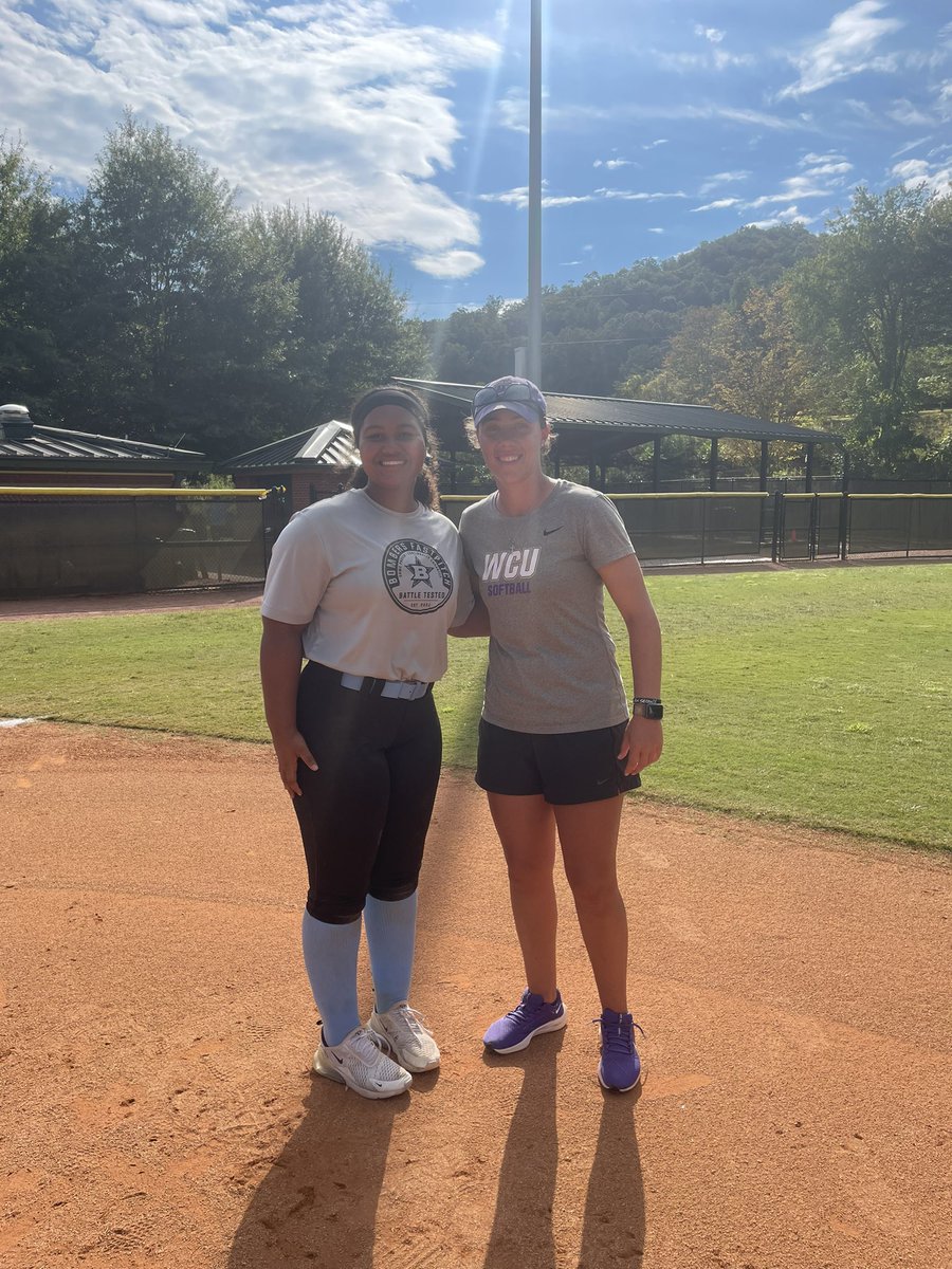 Kendra99Walker's tweet photo. I had a amazing experience at the @CatamountSB camp! Thank you coach @Clift_coach and coach @Mads_Arm2Strong  for having me!
@FLBombersGold16 @DTDSoftball https://t.co/snlu6EK4kb