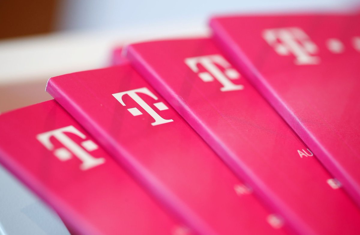 NoticentroE's tweet photo. Las 'telecos' de la UE piden compartir costes de red con las grandes tecnológicas: https://t.co/qeyVkYggQf

#NotiCentroExpress #Telekom #Negocios https://t.co/FFMlHGfjor