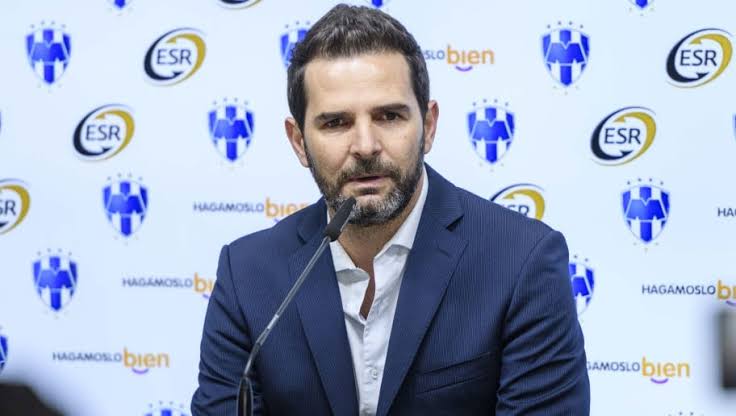 lamatracaregia's tweet photo. 🚨Duilio Davino se va de #Rayados 

A través de un comunicado CFM anunció que el todavía Presidente del equipo dejará su cargo al finalizar la temporada. https://t.co/z7SrEJqu9e