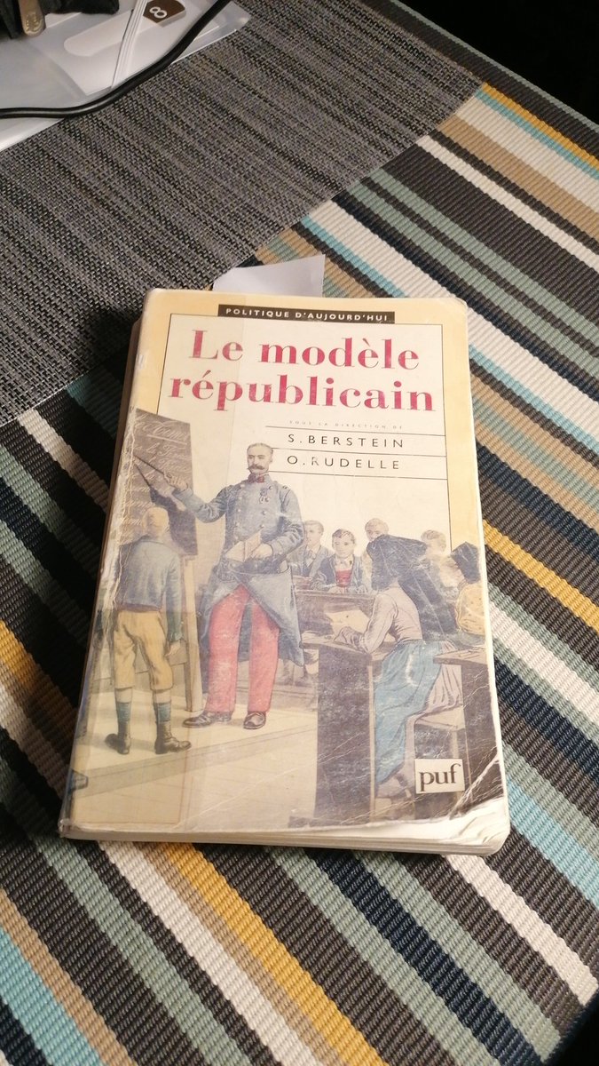 atn_vrq's tweet photo. Lecture du moment, comme tout bon républicain qui se respecte. Une synthèse un peu datée certes (1992), mais méthodiquement bien menée par l'incontournable Serge Berstein (et Odile Rudelle) #République #20thCentury https://t.co/Mz51o9SS1y