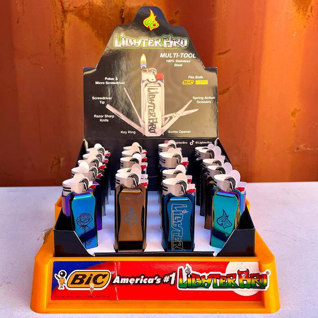 LighterBro tweet media