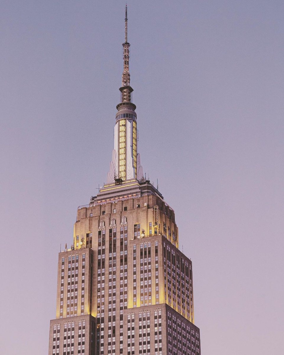 Empire State Building tweet media