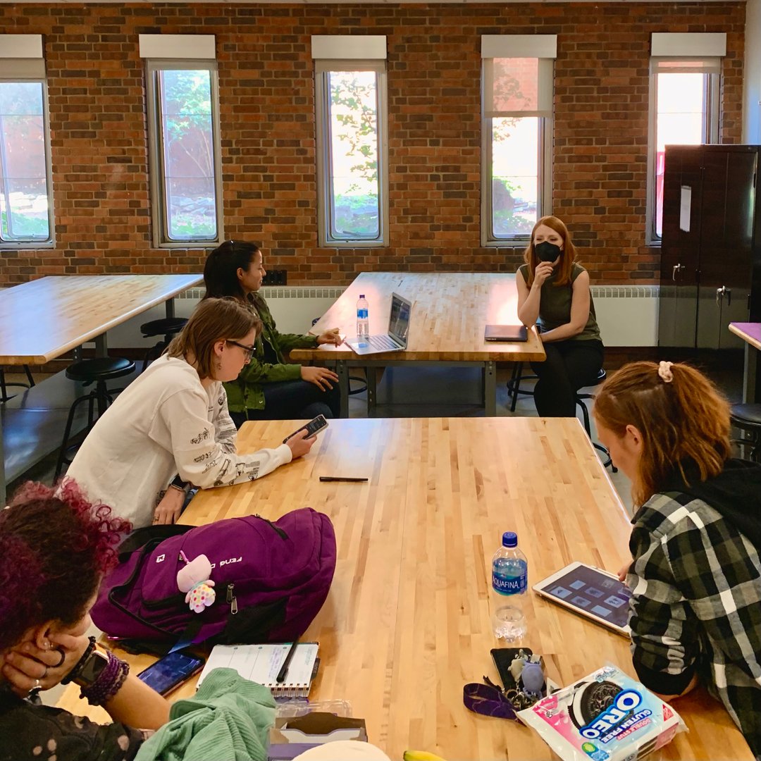 CreativeInkSC's tweet image. Here is the Creative Ink Executive team knee-deep in a meeting planning for upcoming classes! The executive team is comprised of Hope Daugherty, Savana “SJ” Johnson, Grace Bailey, Komachi Miyazaki, and Mia “Mage” Dozier, with guidance from Bethanie Irons.