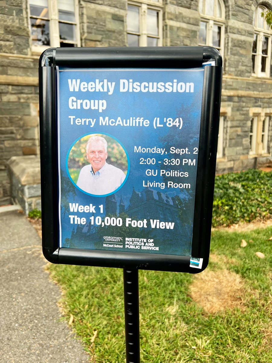 Great first day leading a discussion as a @GUPolitics Fellow ✏️📕📚Inspired by the young minds and next generation of this country’s political leaders 💪 🧠