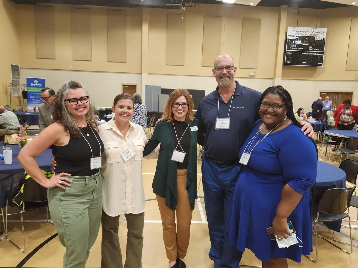 utkcsw's tweet photo. We had a great time at the NAMI TN State Convention on Friday! In attendance was several UTCSW faculty. We also paid for 20+ students to attend. UTCSW Alum and current Board of Visitors member, Commissioner Marie Williams, was one of the speakers. #UTCSW #NAMI #GreatDays https://t.co/3a41fSGRxD