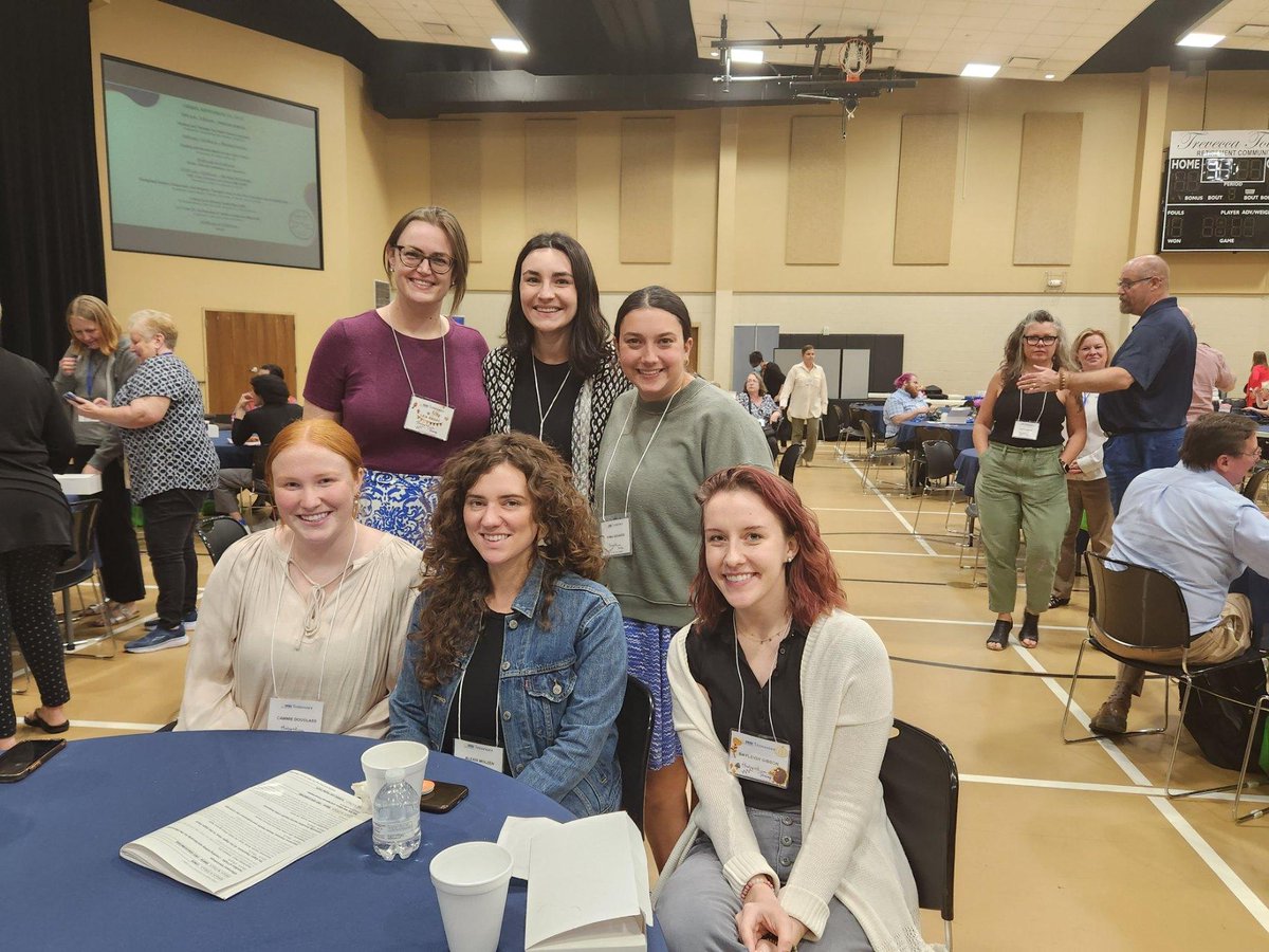 utkcsw's tweet photo. We had a great time at the NAMI TN State Convention on Friday! In attendance was several UTCSW faculty. We also paid for 20+ students to attend. UTCSW Alum and current Board of Visitors member, Commissioner Marie Williams, was one of the speakers. #UTCSW #NAMI #GreatDays https://t.co/3a41fSGRxD