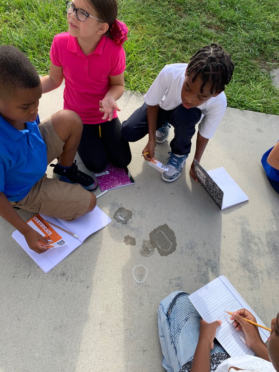 dbeena31's tweet photo. Hands on science. Drawing and discussing what happens to an ice cube in the sun.
#melting #solidtoliquid https://t.co/QXlamdez7W