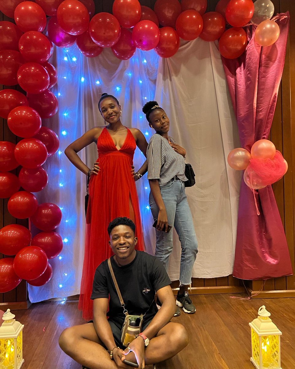 J’étais également THE Community Manager du <a href="/BDE_DC_Yde/">BDE DIGITAL COLLEGE YDE</a> 😁✨

D’ailleurs, merci d’avoir interagi avec les contenus 🫶🏽☺️.

Nous nous sommes donnés de la peine…j’en garderai surtout le plaisir incommensurable à naviguer entre Management &amp; Communication Digitale.💡

<a href="/DigitalCollege2/">Digital College Cameroun</a>