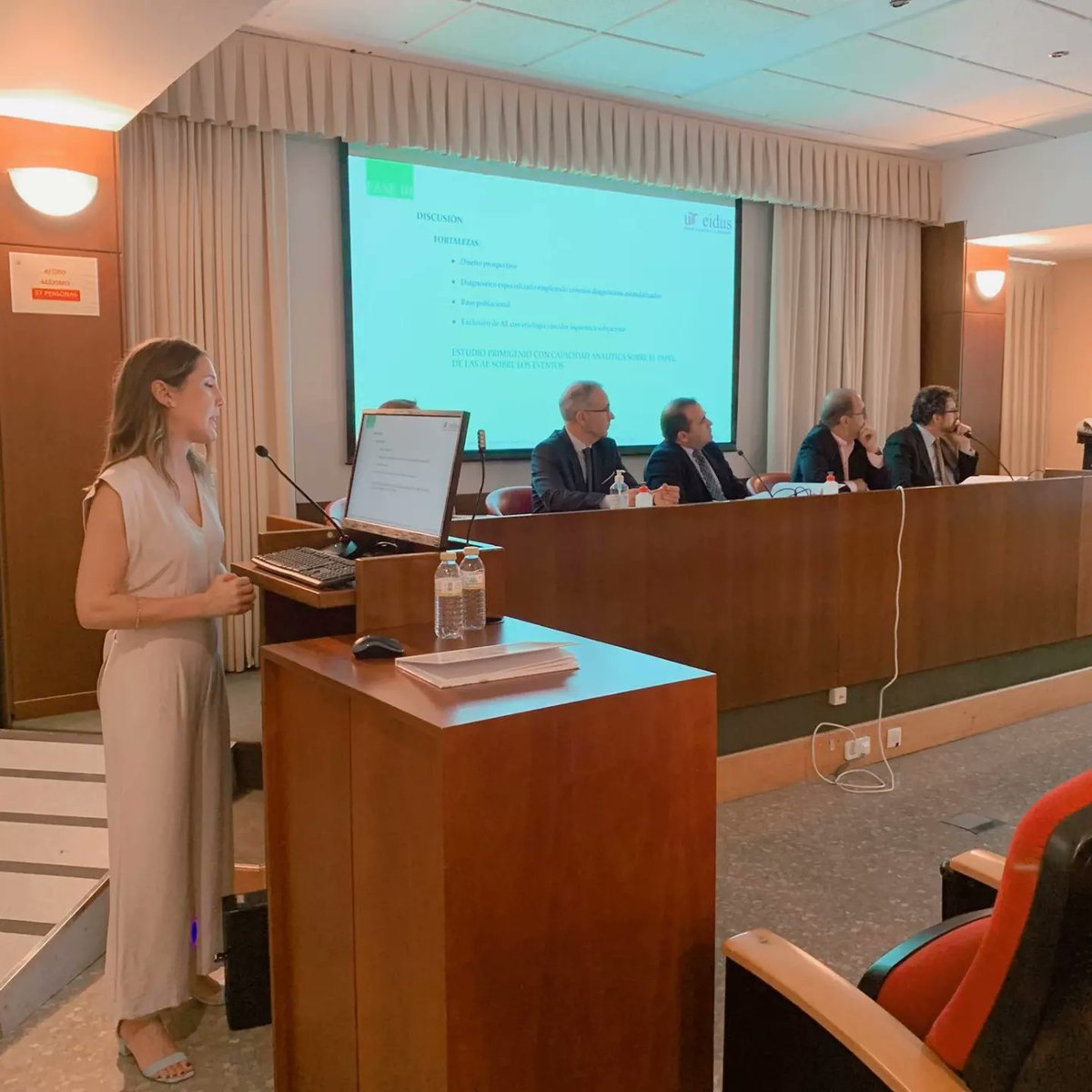 Doctora en Medicina! 
Gracias al Tribunal, gracias al público y gracias al mejor director de tesis que se puede tener: <a href="/Emilienko/">Emilio Domínguez</a> !!