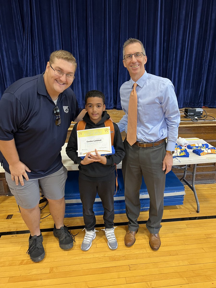 Thank you to our friends at the Kiwanis Club for helping to celebrate our leaders and learners today. Our first Terrific Kids for the year was a HUGE success! Let’s keep it up Wolfpack. 💙🤍#mondaymotivation <a href="/R_I_Schools/">Rock Island-Milan School District #41</a>