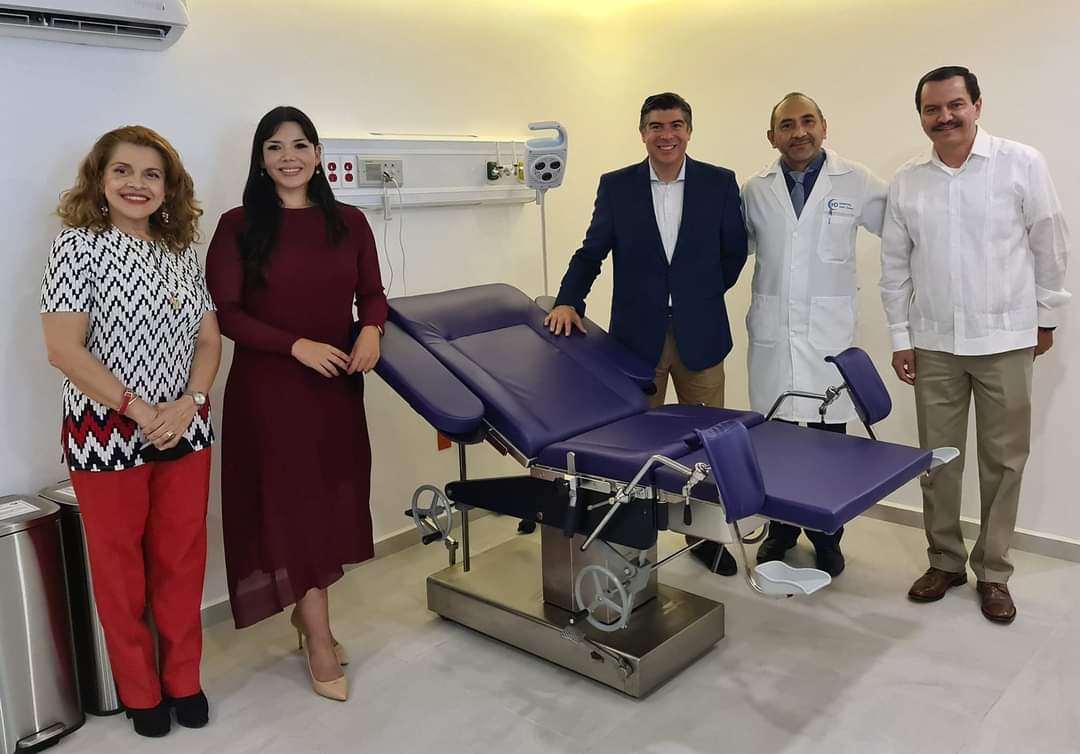 angelgarciaya's tweet photo. Amigas y amigos 
Les comparto que fui invitado a las instalaciones de la #HenrryDunat  #Morelos  #Cuernavaca para llevar a cabo la  inauguración  de una sala de #PartoenAgua 
Agradezco al Director Lic.Jose Luis Alquisira de la Cruz Roja Mexicana.
#YoSíSoyDeMorelos 
#Morelos https://t.co/DeDGWRHlfJ