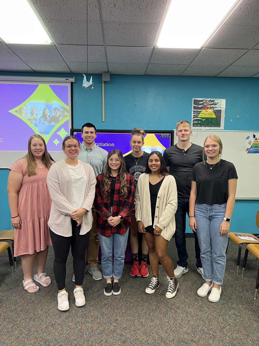 mac_kdp's tweet photo. KDP wants to congratulate our 8 newest initiates!! 📚✏️🍎 https://t.co/fsHyM1Q3b0