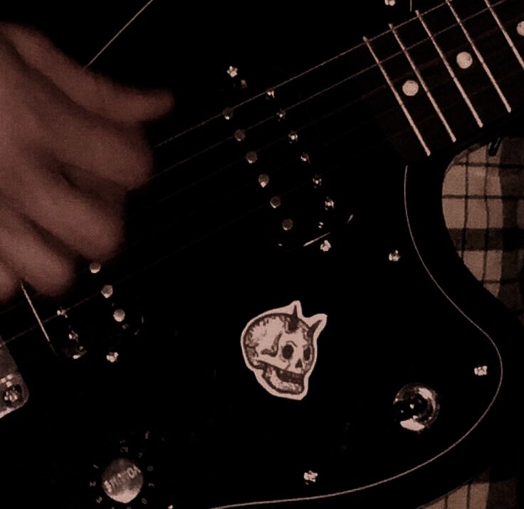 jenovation's tweet photo. ⠀
🎸 ﹫playb͟oy shit [×] heejayke au

   Jake não imaginou que dar em cima dos dois colegas de banda poderia ser tão prazeroso, mas também não contava que eles fossem virar o jogo e colocar o próprio Sim contra a parede (literalmente). O 'karma' parecia a favor daquele trio.
⠀ https://t.co/PFYvdgVP6x