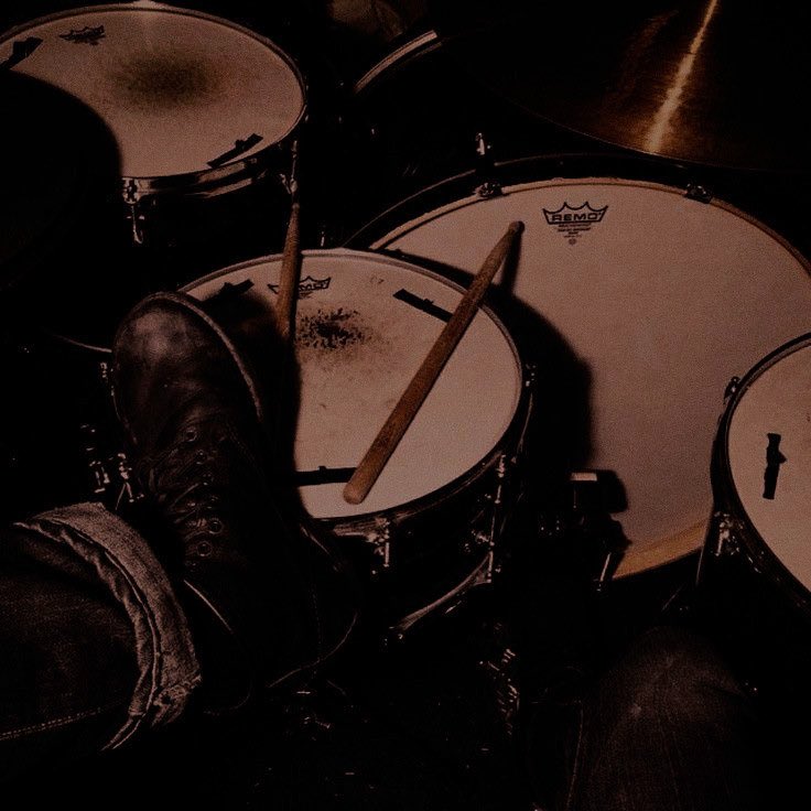 jenovation's tweet photo. ⠀
🎸 ﹫playb͟oy shit [×] heejayke au

   Jake não imaginou que dar em cima dos dois colegas de banda poderia ser tão prazeroso, mas também não contava que eles fossem virar o jogo e colocar o próprio Sim contra a parede (literalmente). O 'karma' parecia a favor daquele trio.
⠀ https://t.co/PFYvdgVP6x