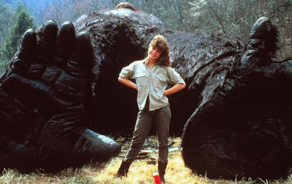 Happy 66th birthday to Linda Hamilton, star of John Guillermin\s KING KONG LIVES! 