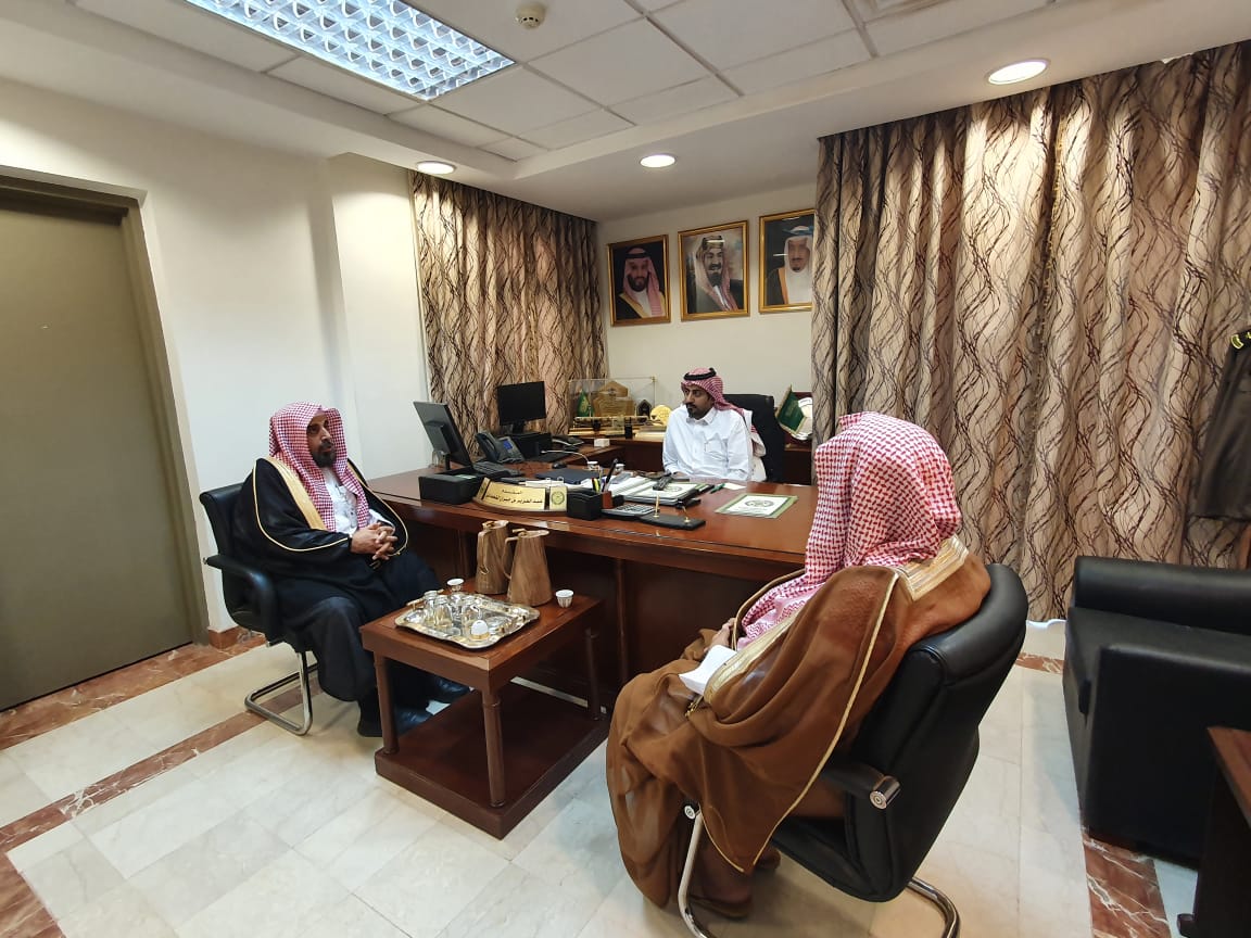 almajmaah's tweet photo. رئيس هيئة محافظة المجمعة يزور ادارة مكافحة المخدرات - صحيفة المجمعة الالكترونية https://t.co/gl74CgpydT 
#المجمعة 
#سدير https://t.co/T5WYRoRmIj