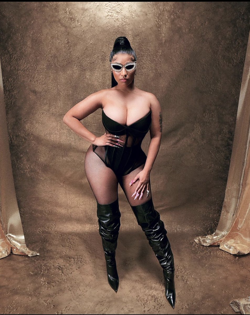 KaraBrazey20's tweet photo. A natural graceful sexiness. This is a woman that understands the power of her movement. The way she walks, smiles and gaze is intentional. Pple try their best to imitate it and fail. ‘It’ copies and it’s never received well. They don’t have the essence of Onika. https://t.co/z5E2OTLIZm