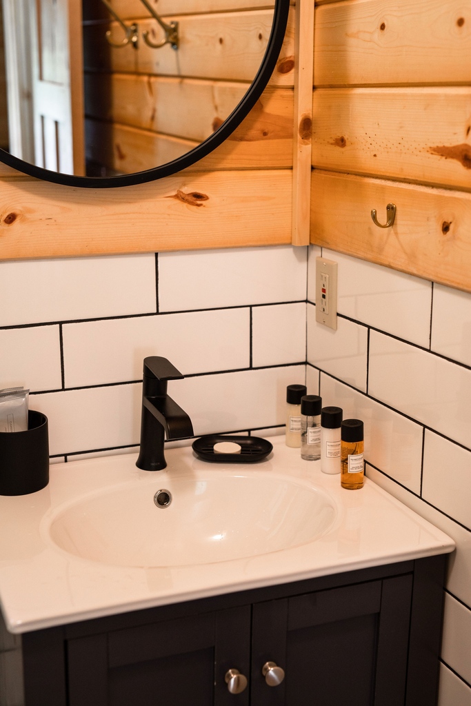 LureResort's tweet photo. What essentials do you miss most when you go camping? We have allll the bases covered in our cabins 🌲

#LureResort #LureLife #LostSierra #adventuredestination #getaway #cabincamping #campfire #fallplans #vacationstay #northerncalifornia #destination https://t.co/ahOryai6uJ
